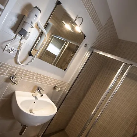 Golden House Hotel Mesagne Room photo